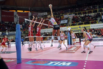 SCAMBIO DELLA SETTIMANA - Foppapedretti Bergamo vs Pomì Casalmaggiore