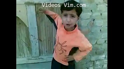A Little Kid Gives Message from Larkana FOR PTI - Videosvim.com