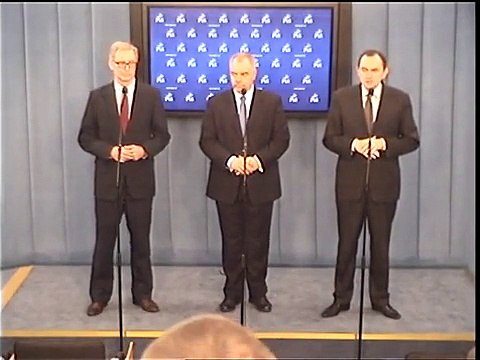 Poseł Adam Kwiatkowski konferencja z 7 listopada 2014 r.