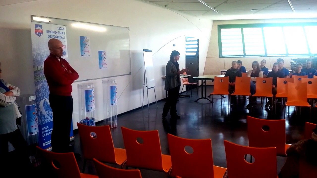Lancement de l'opération "les bouchons de l'Espoir" au lycée Fays