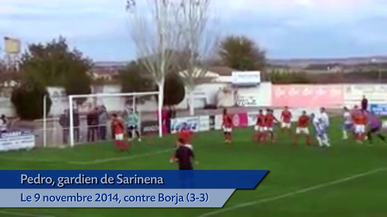 Un gardien marque un but avec le «coup du scorpion»