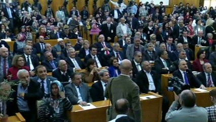 İtibar Arıyor Ama Sarayla İtibar Olmaz!