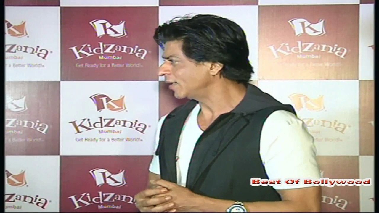 shahrukh-khan-dances-with-kids-in-mumbai