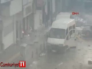 Polis panzeri kameraya böyle yakalandı