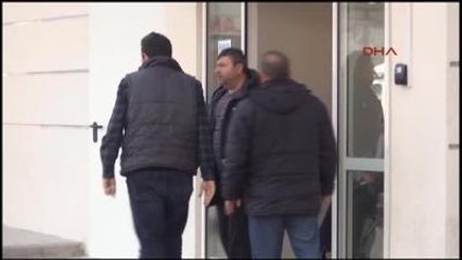 Kütahya Kendisiyle Barışmayan Eşini Minibüste Bıçakla Yaraladı
