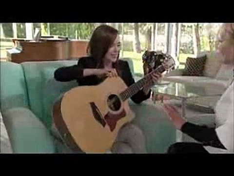 Ellen Page chante Anyone Else But You version accoustique