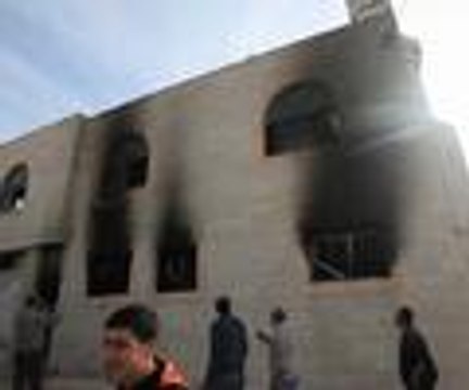 Yahudi yerleşimciler Batı Şeria'da cami yaktı