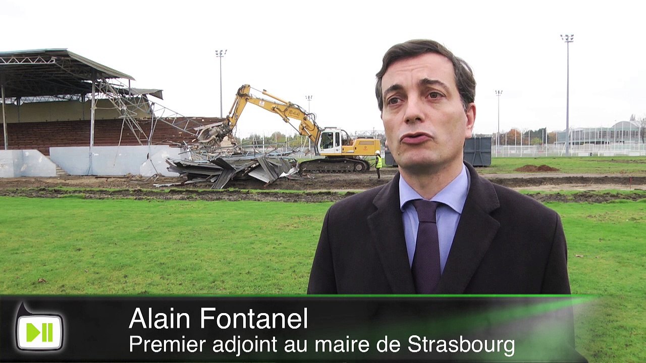 Démolition de la tribune à l'île des sports du Wacken