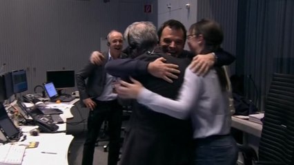 Rosetta spacecraft makes first-ever landing on comet