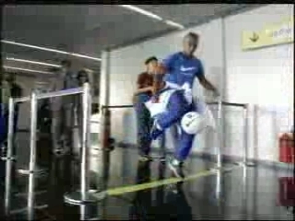 Ronaldo - Spot Nike (1998) - Vidéo Dailymotion