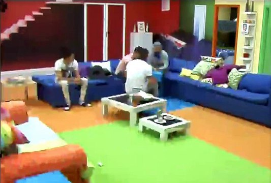 marinica cu baietii in casa lor 2014-11-12 17-49-13-309