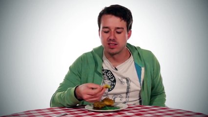 Americans Try Pakistani Pakoras,Biryani,Paratha and Gulaab Jamun - Watch their Reaction