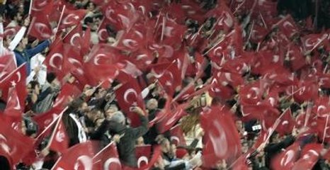 Willian Skoru 3-0'a Getirdi, Tribünler Alkışladı