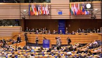 البرلمان الاوروبي يطلب من المفوضية الاوروبية سياسة مالية و ضرائبية اوروبية فيها المزيد من الشفافية.