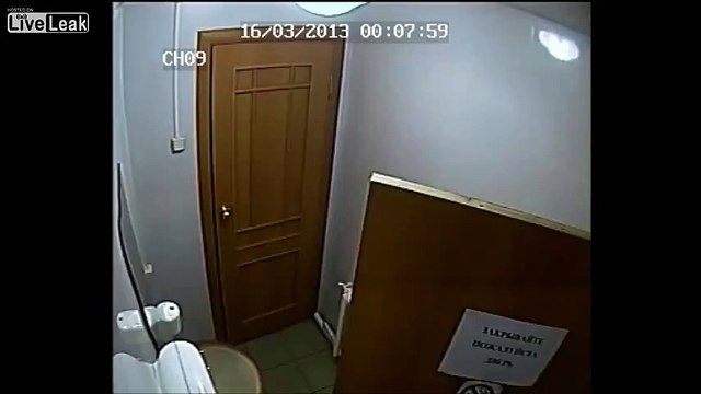 Helga finds herself trapped in the ladies room...