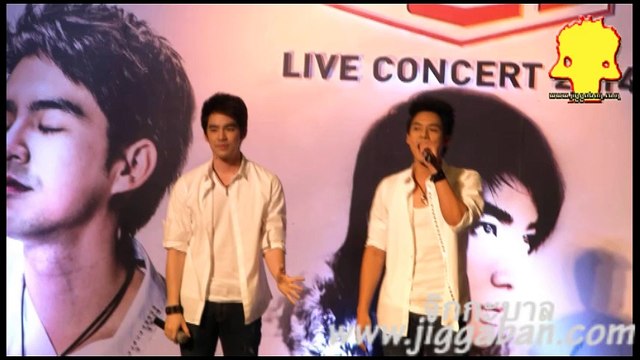 D2B Live @ งานแถลงข่าว“คิดถึง ดีทูบี ไลฟ์ คอนเสิร์ต 2014”