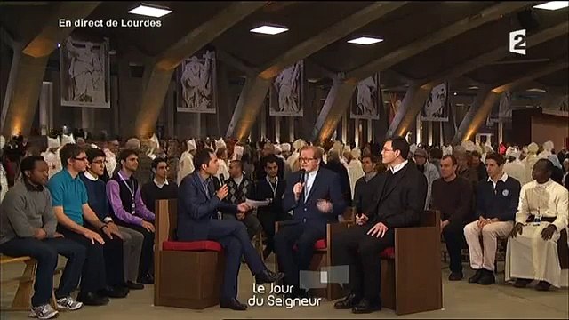 On se serre les couilles le drôle de lapsus d'un prêtre sur France 2