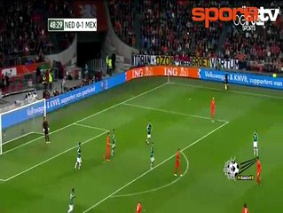 Sneijder'den efsane bir füze!
