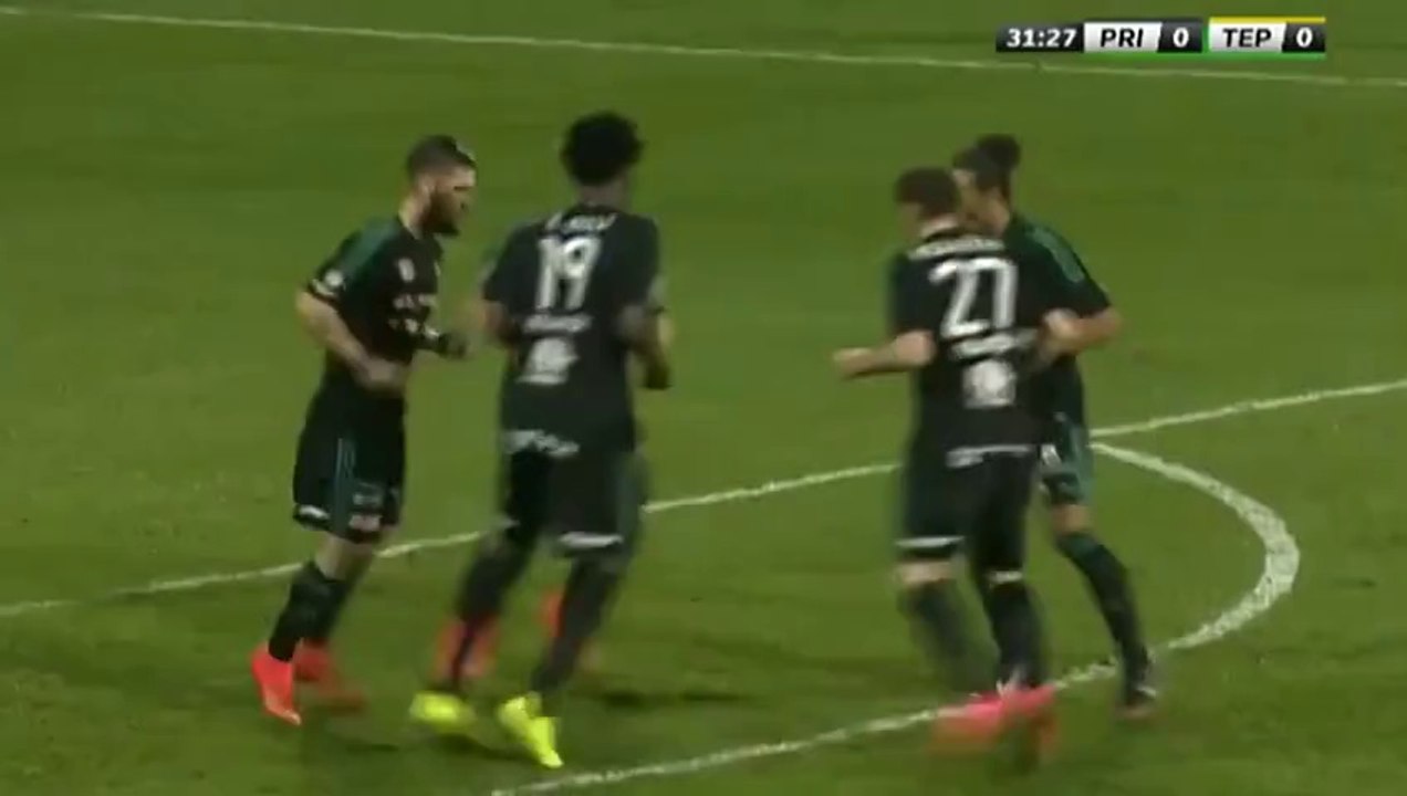 Worst and most ridiculous corner-kick ever... Dumb soccer players!