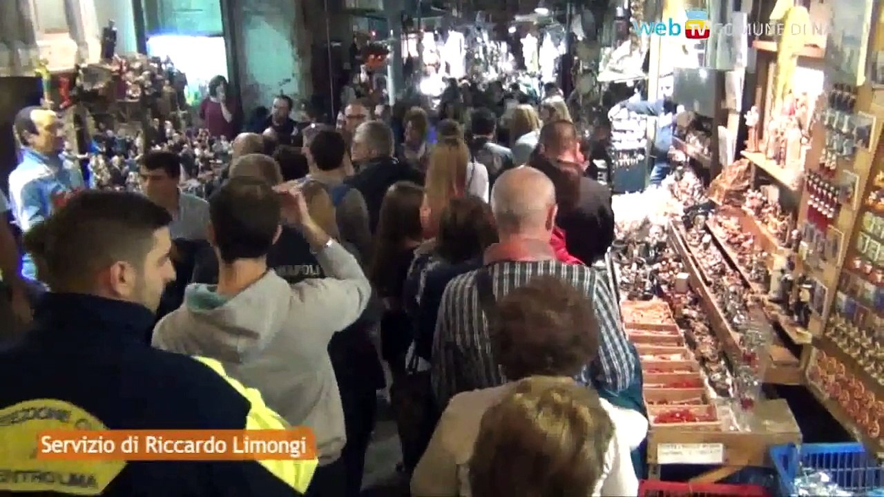 Napoli - Si accendono le prime luminarie di Natale (10.11.14)