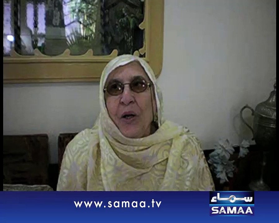 misbah-s-mother-happy-1415867181-9587