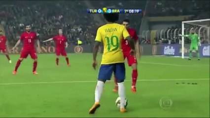 Turquie-Brésil: Willian, quel dribble !