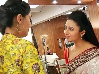 Yeh Hai Mohabbatein Simmi says sorry to Ishita
