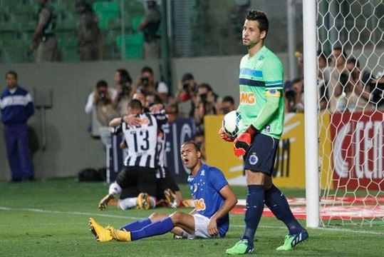 Caiu no Horto! Galo vence Cruzeiro na primeira final