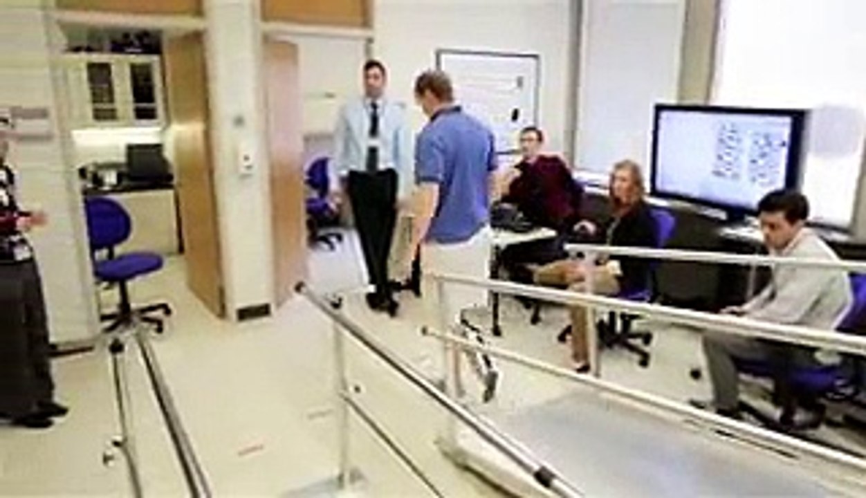 Man walks with a robotic leg controlled by his brain  Video