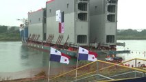 Arrivée des gigantesques portes du canal de Panama