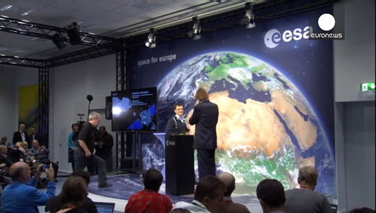 Philae erkundet Tschuri: Wissenschaftler präsentieren erste Bilder des Kometen