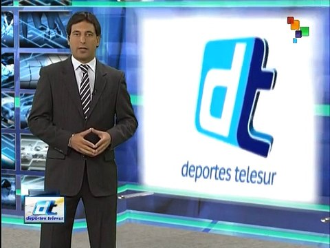 Activistas del caso Ayotzinapa apagan la flama de los JCC en Veracruz