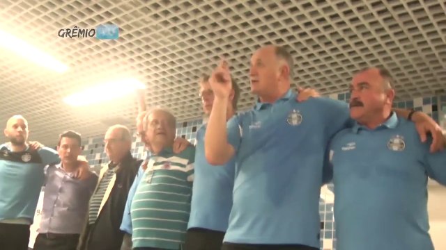 Choro, hino e comemoração: Veja os bastidores do Gre-Nal