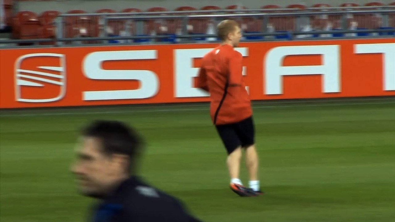 Paul Scholes calls for patience with van Gaal