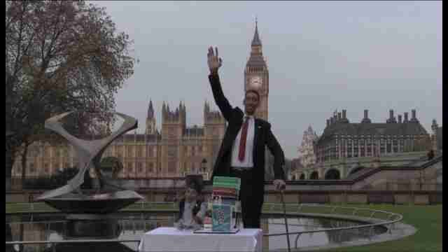 El hombre más alto y el más bajo del mundo se ven por primera vez las caras