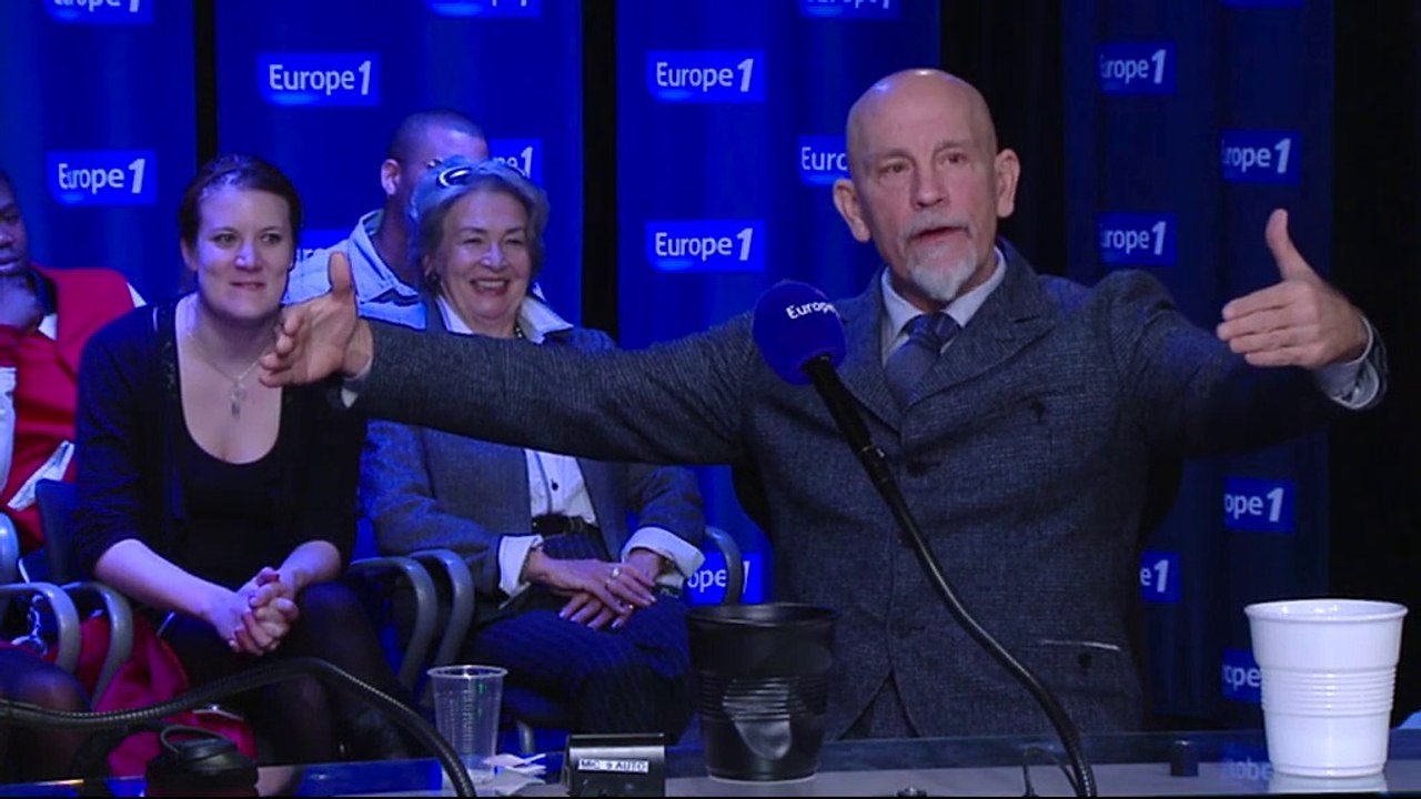 John Malkovich raconte sa soirée avec  Depardieu et Johnny Hallyday