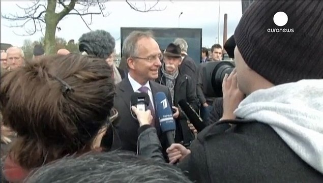 Dünyanın ilk güneş enerjisi üreten bisiklet yolu Hollanda'da açıldı