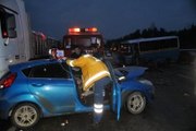 İşçi Taşıyan Midibüs Otomobille Çarpıştı: 1 Ölü, 2 Yaralı