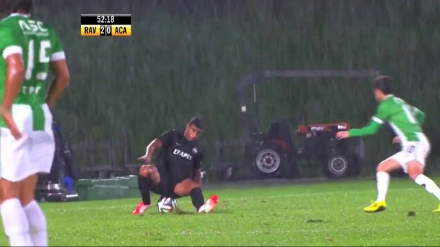 Gros Fail ou coup de génie... Lago Santos invente un nouveau trick en FOOT : sit-down trick