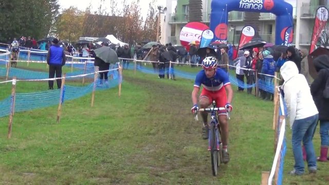 Francis Mourey. Cyclo-Cross La Mézière 2014 (HD)