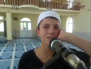 beautiful voice reciting azaan