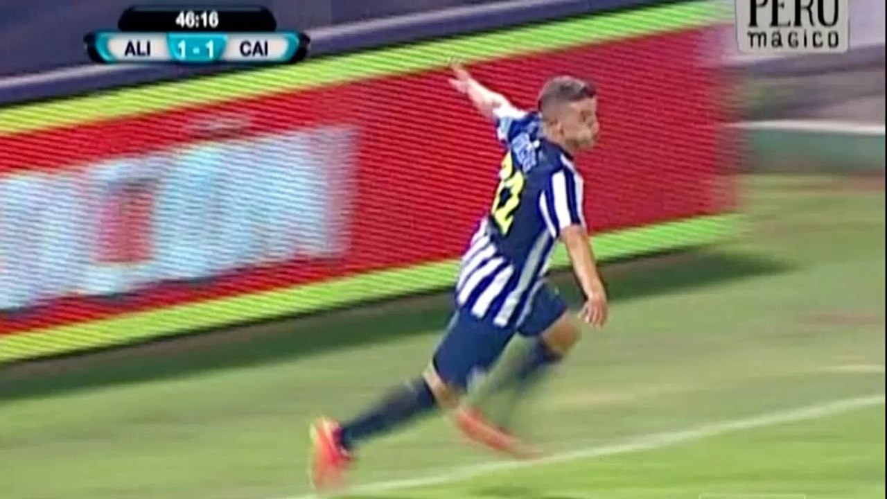 Peru: Pizarro-Ex-Klub mit Volley-Traumtor