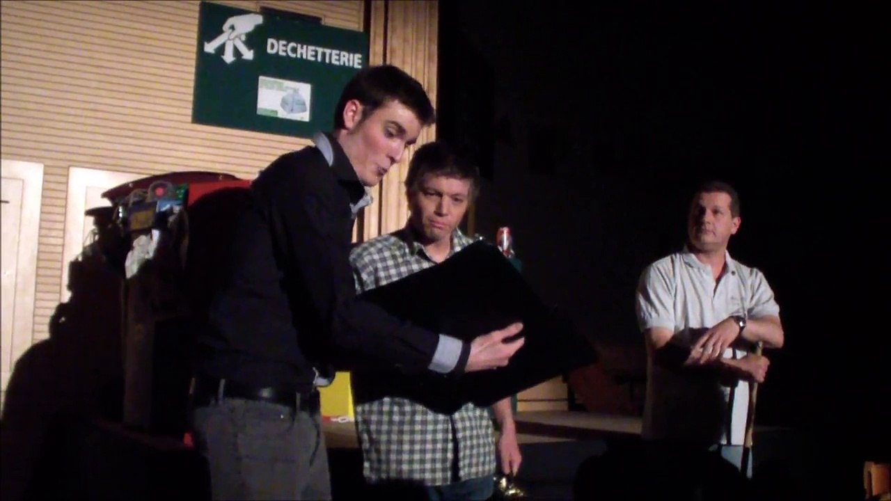 Revue du FC Lutry 2014 - Chapeau Ca Cloche a Savuit