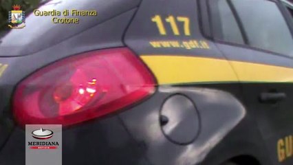 Truffa all'Inps di Crotone da oltre 600mila euro, Gdf denuncia 100 falsi braccianti agricoli
