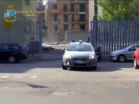 Biella - Falsa cieca fa la spesa ed esce con le amiche (14.11.14)