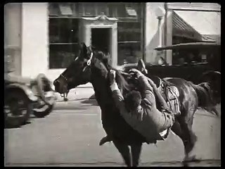 Ca t'la coupe ( 1924 - extrait )