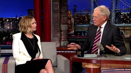 Télécharger la video: Marre des soucis techniques ? Jennifer Lawrence et David Letterman sortent du plateau