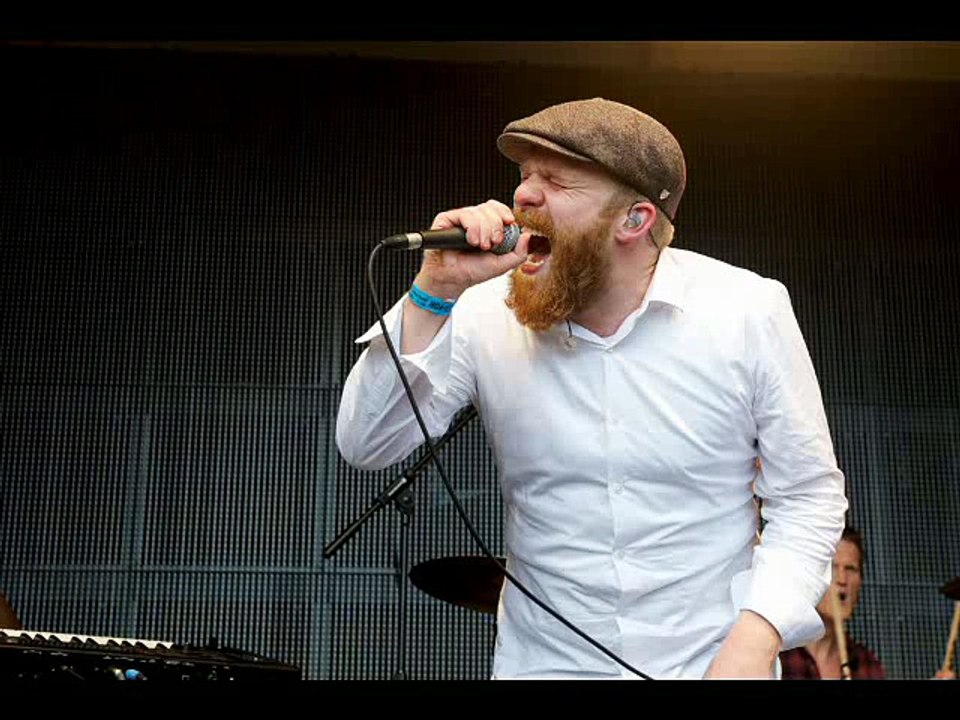 Alex Clare - Too Close Acoustic Karaoke