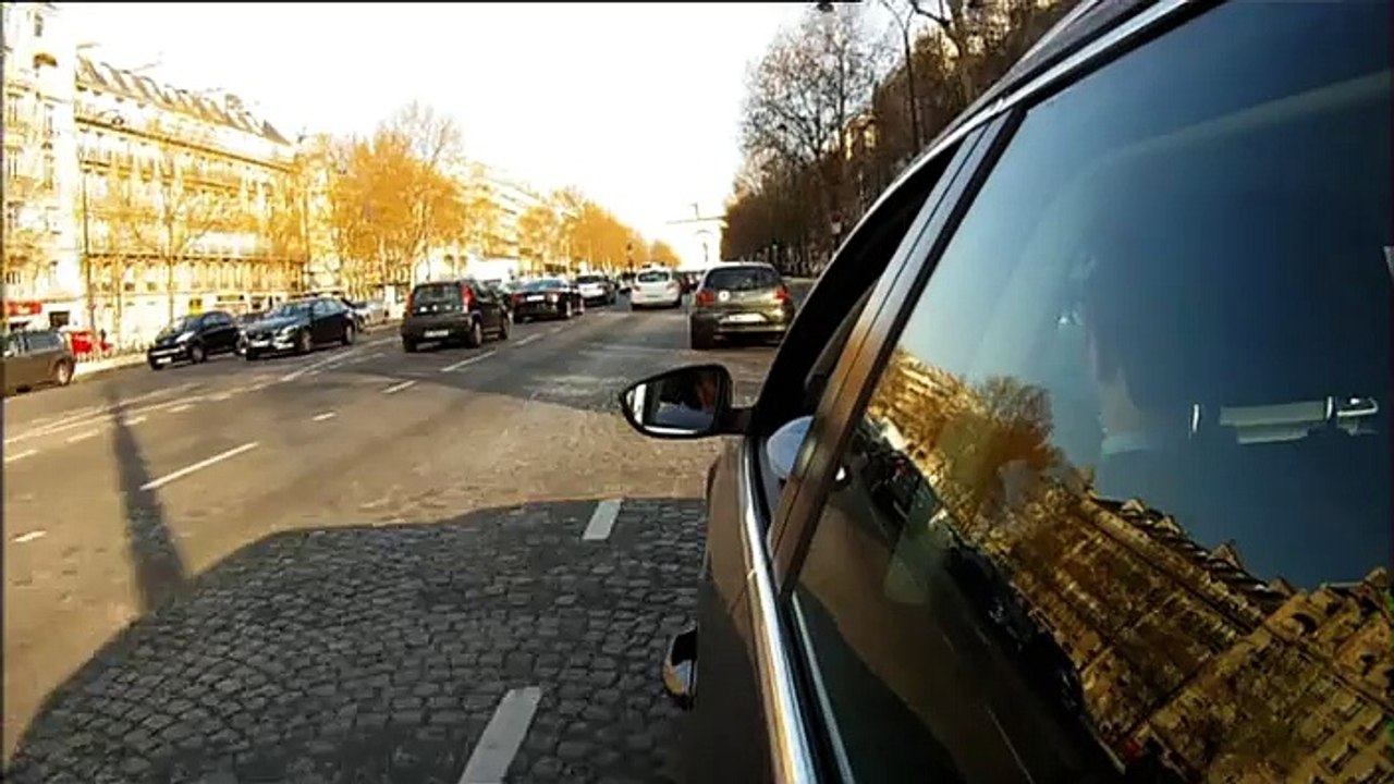 Autoroutes, parkings, stationnements, le grand profit.