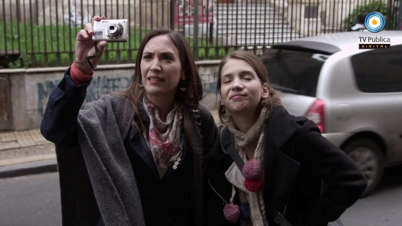 Las huellas del secretario - HD - Capítulo 07 - Una marcha hacia el himno